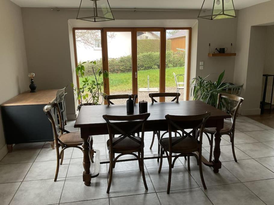 Logement Dans Maison + Exterieur Orchamps-Vennes エクステリア 写真