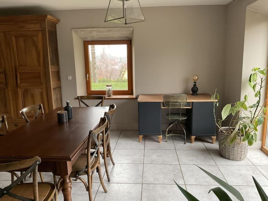 Logement Dans Maison + Exterieur Orchamps-Vennes エクステリア 写真